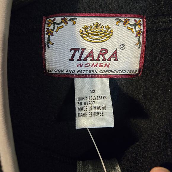 Tiara 2X Black Fleece Vest with White Lining [320] - Picture 6 of 8